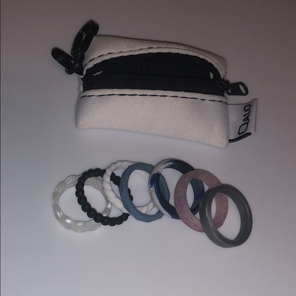 New set of 2 Qalo gray/ blue marble rings size 9 - Picture 1 of 7